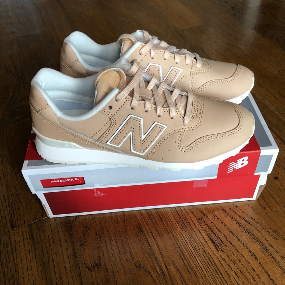 Women’s New Balance 996 nude leather sneakers